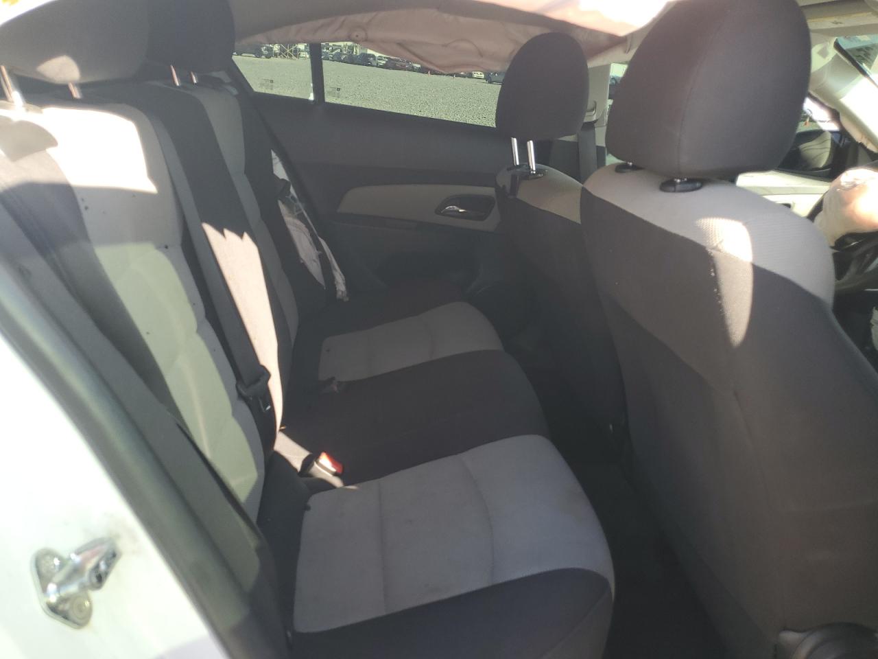 2016 Chevrolet Cruze - Image 10