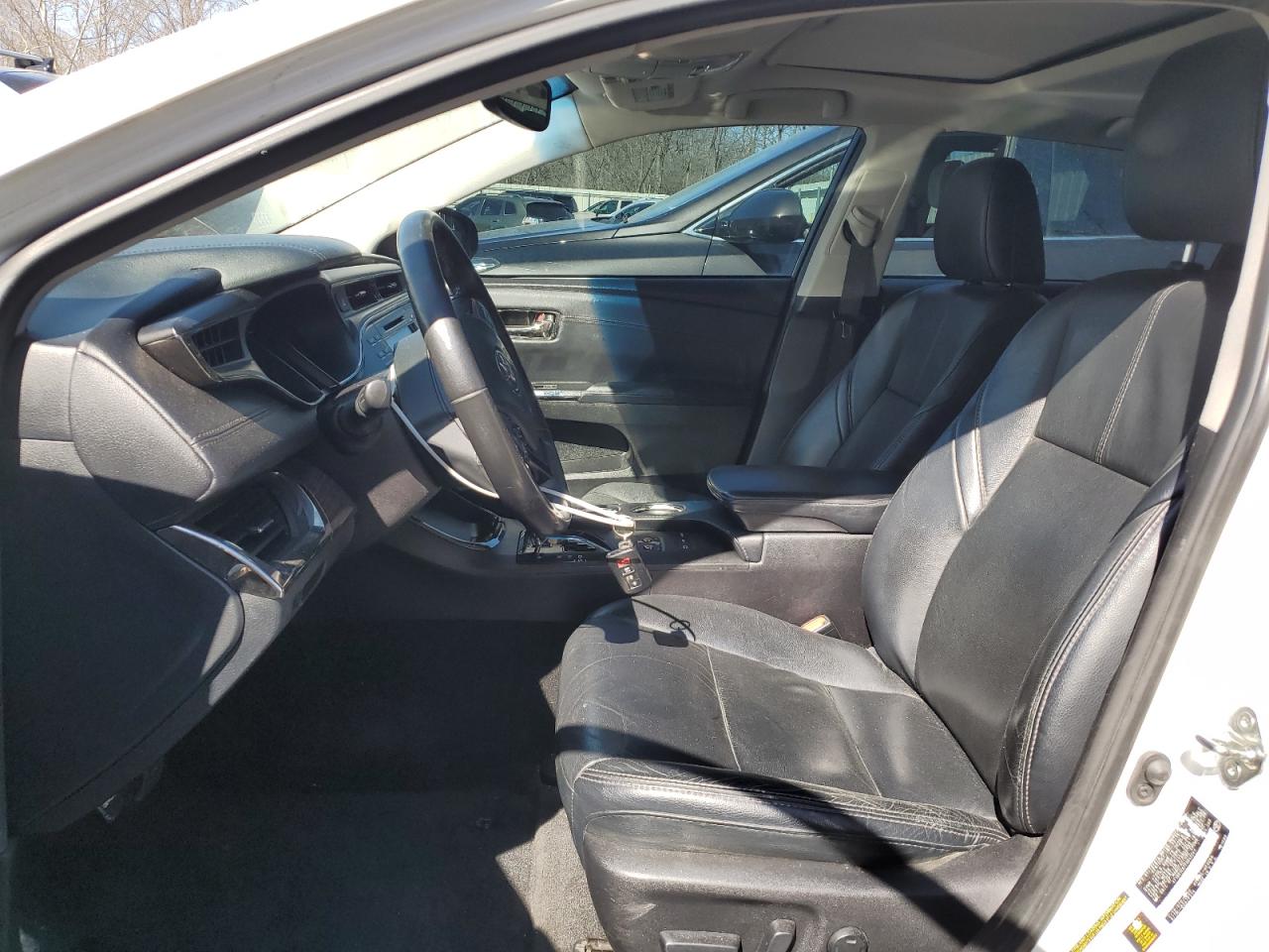 2015 Toyota Avalon - Image 7
