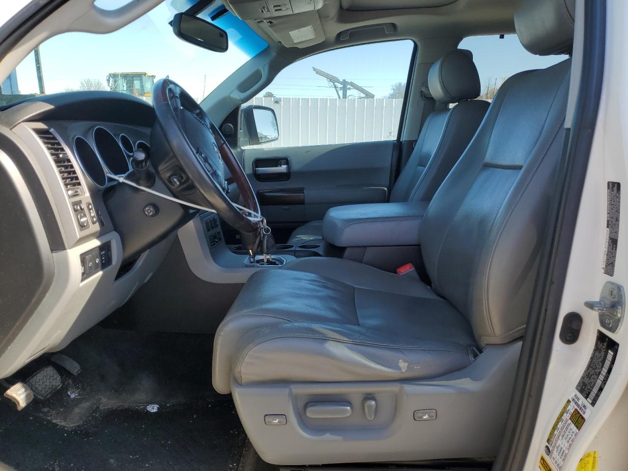 2012 Toyota Sequoia - Image 7