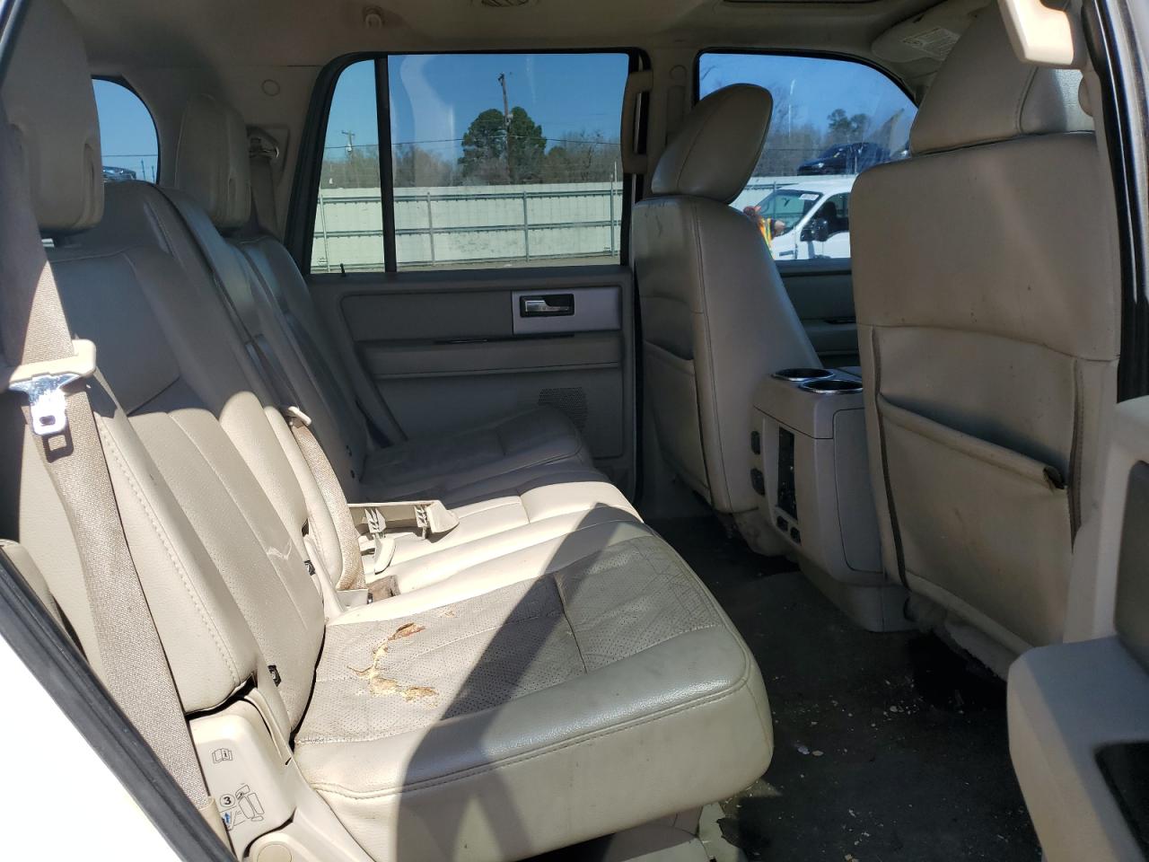 2012 Ford Expedition - Image 11