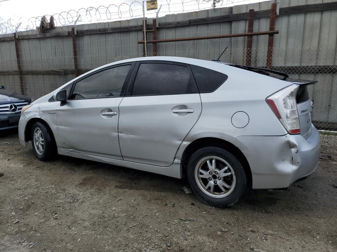 2011 Toyota Prius - Image 2