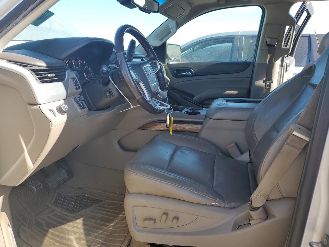 2016 GMC Yukon - Image 7