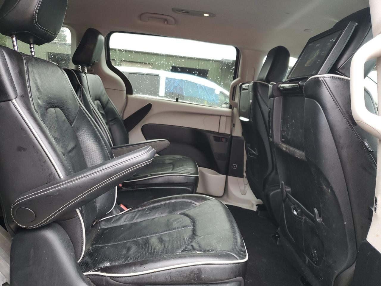 2021 Chrysler Pacifica - Image 11