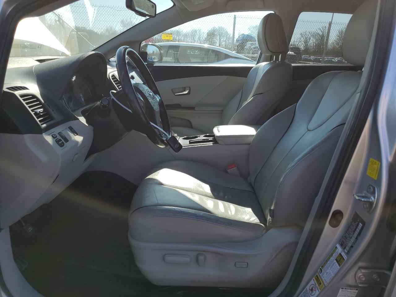 2010 Toyota Venza - Image 7