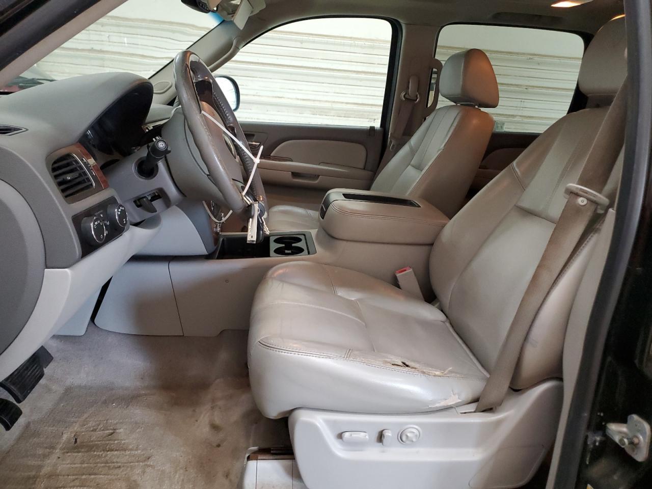 2007 Chevrolet Suburban - Image 7