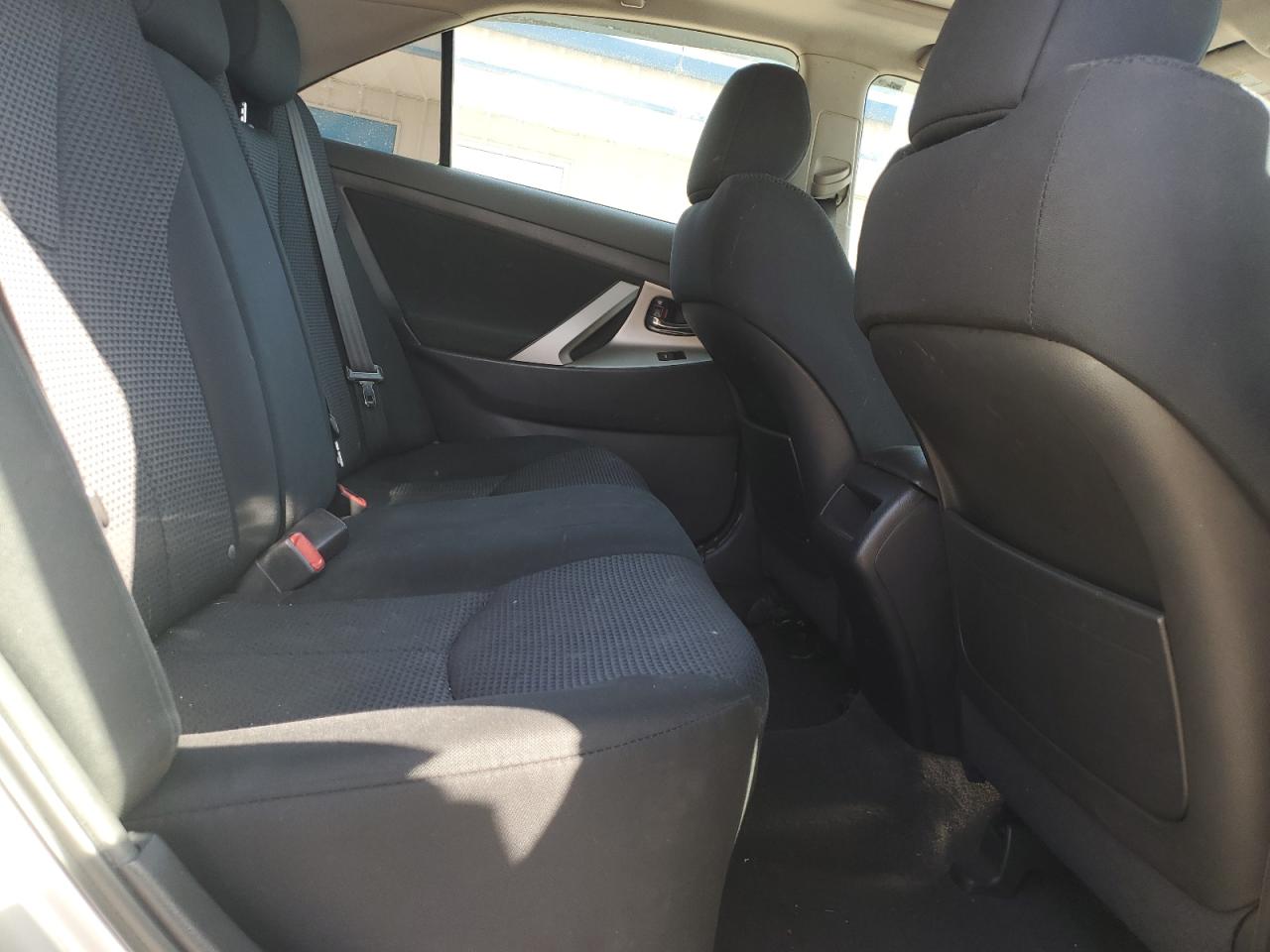 2010 Toyota Camry - Image 10