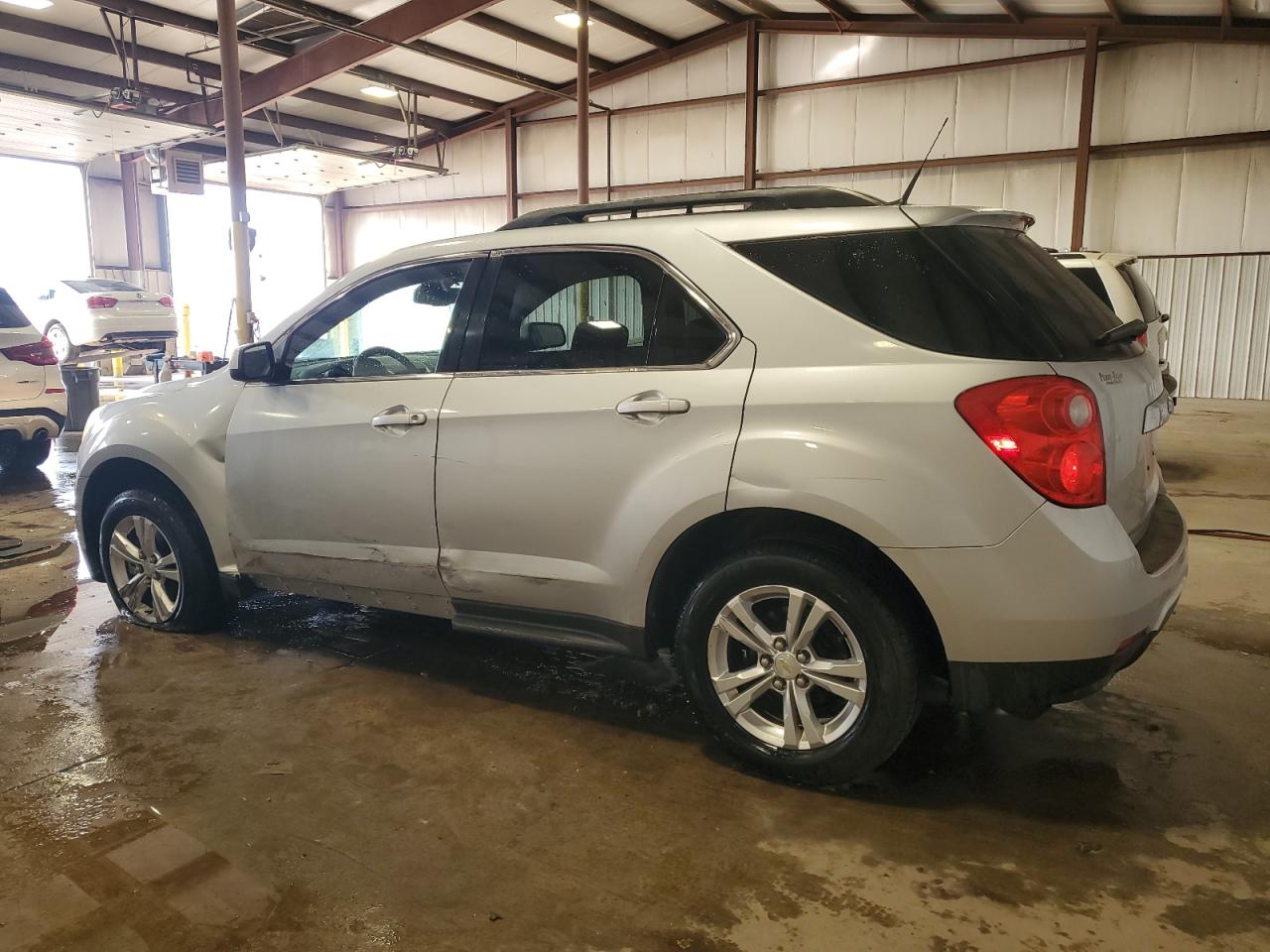 2011 Chevrolet Equinox - Image 2