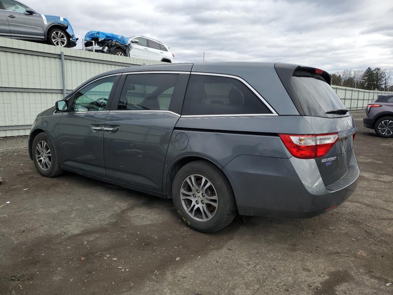 2011 Honda Odyssey - Image 2
