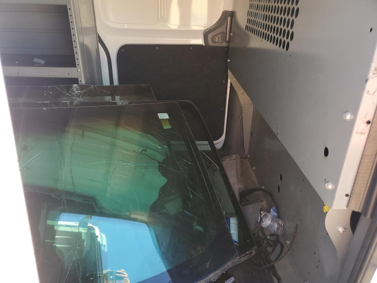 2015 Nissan NV - Image 11