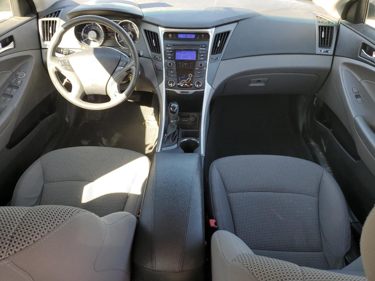 2012 Hyundai Sonata - Image 8