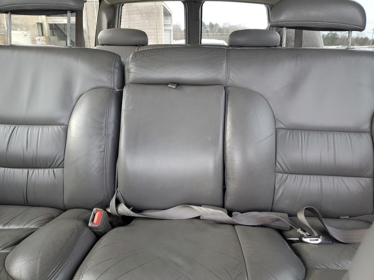 1999 GMC Suburban - Image 10