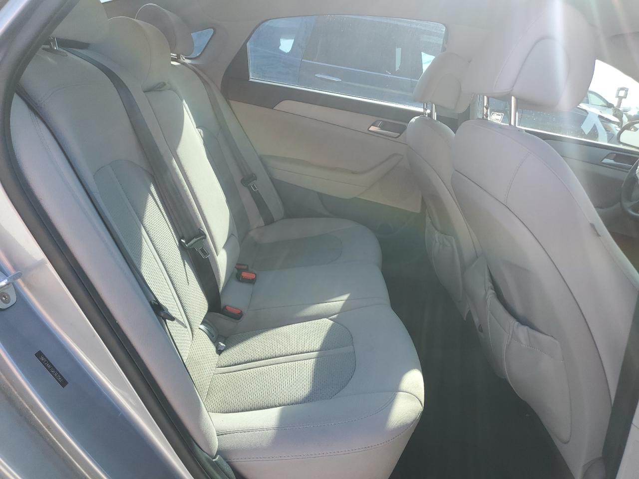 2016 Hyundai Sonata - Image 10