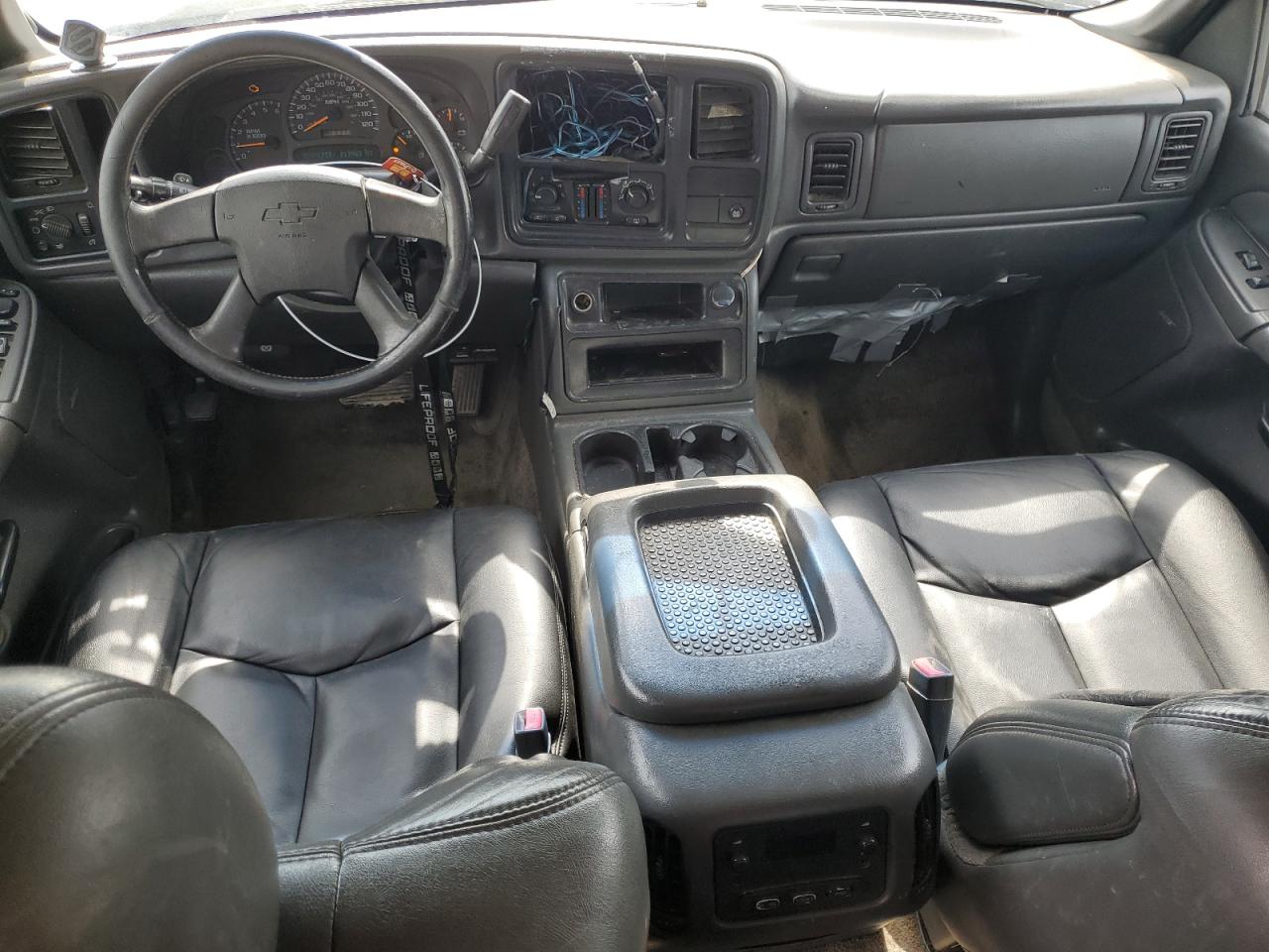 2003 Chevrolet Avalanche - Image 8