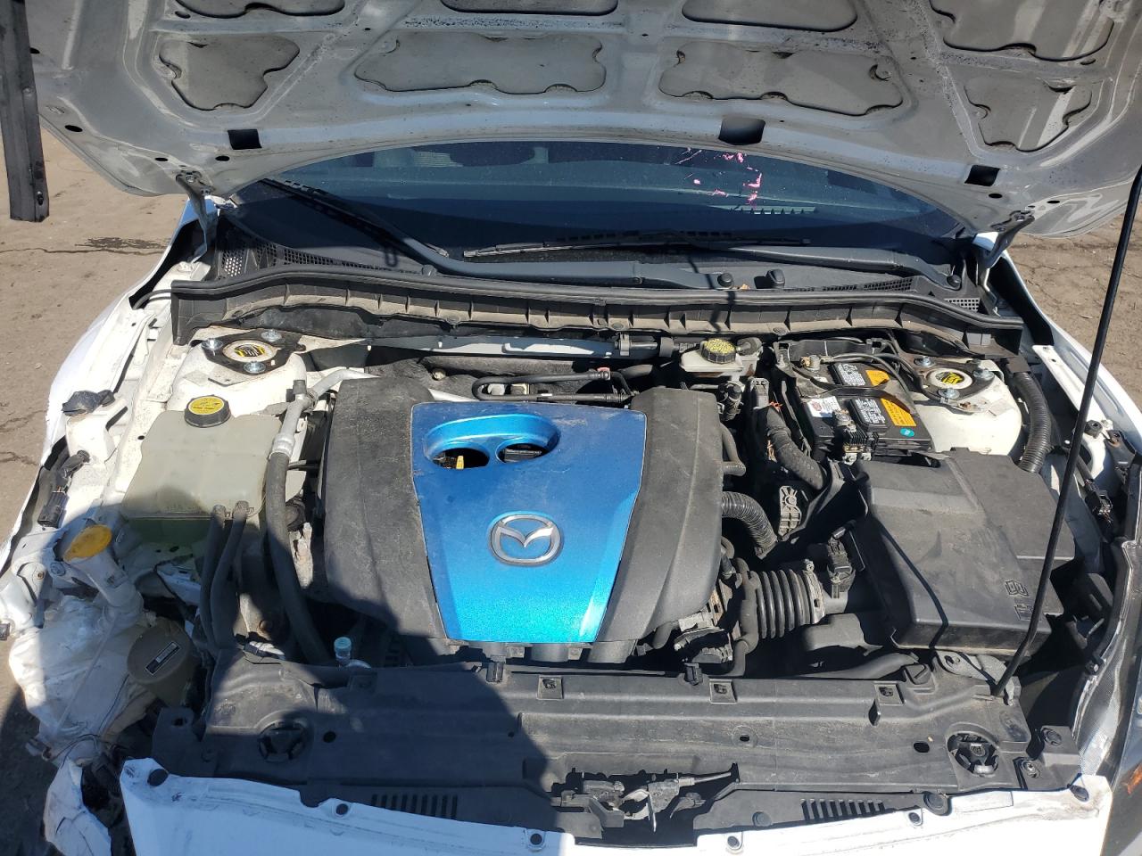 2013 Mazda 3 - Image 11