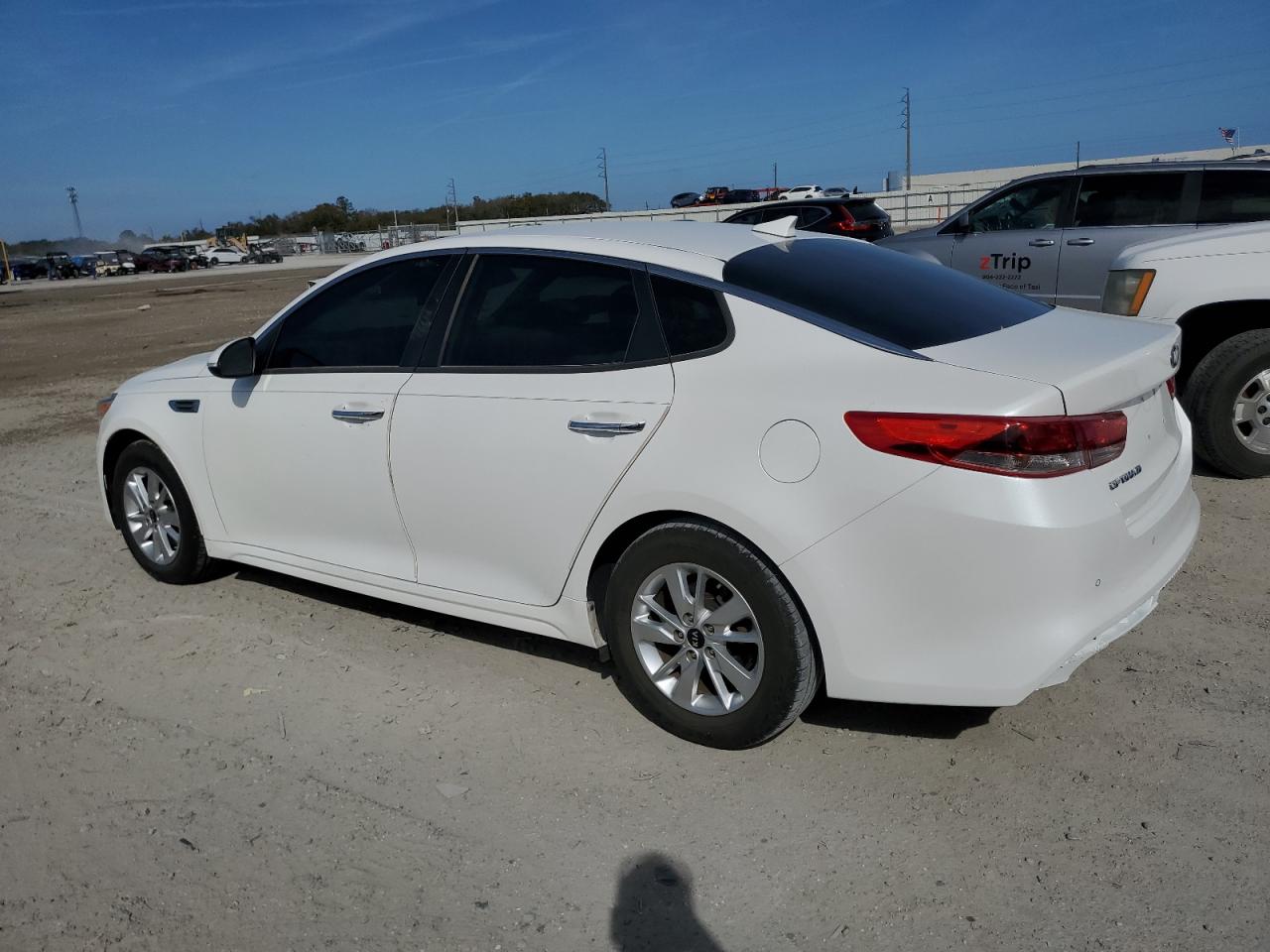 2018 Kia Optima - Image 2