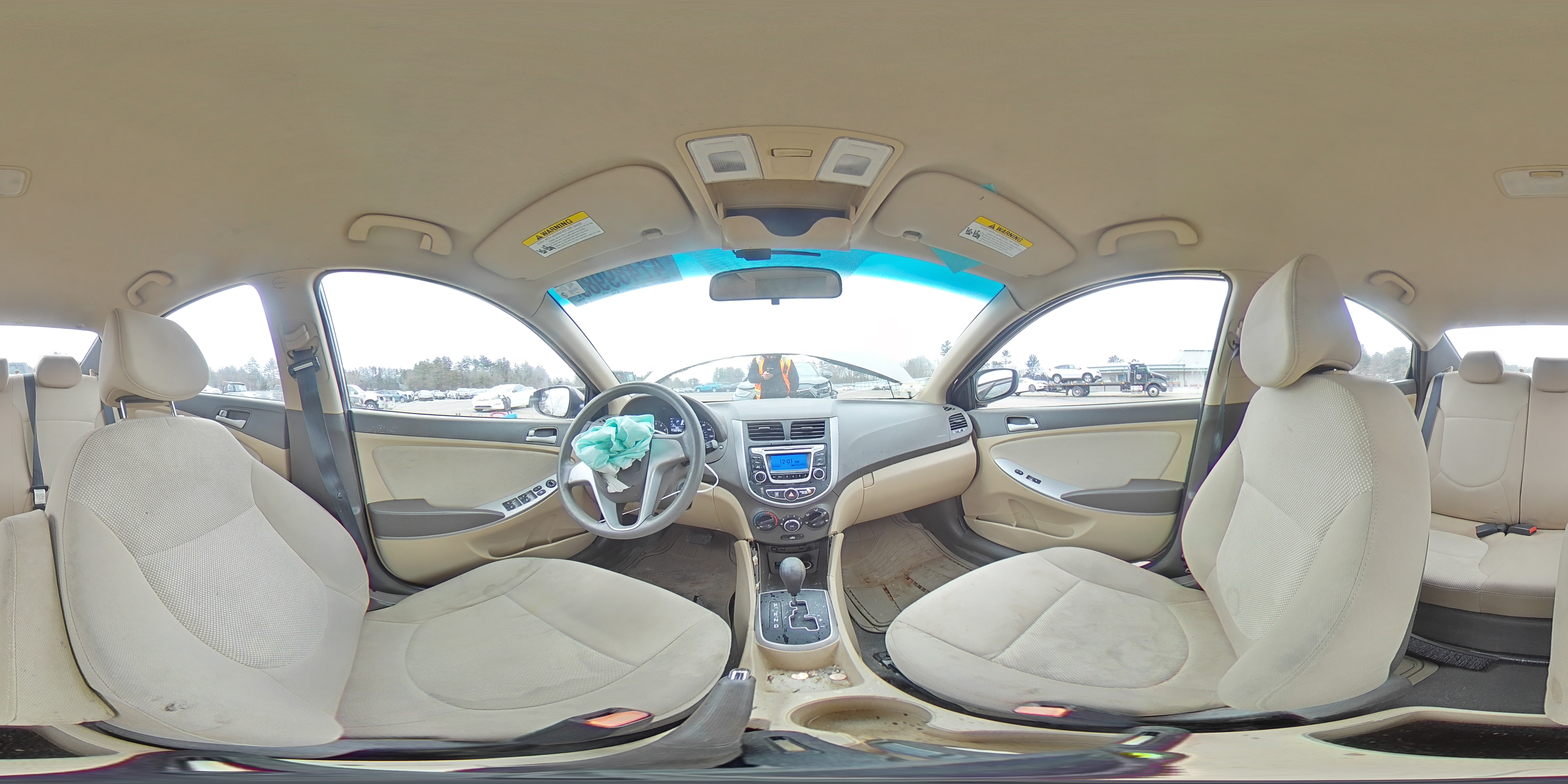 2014 Hyundai Accent - Image 13