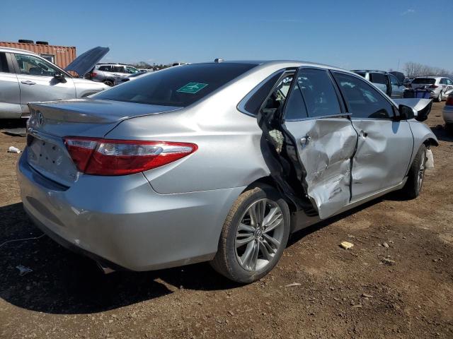  TOYOTA CAMRY 2016 Srebrny
