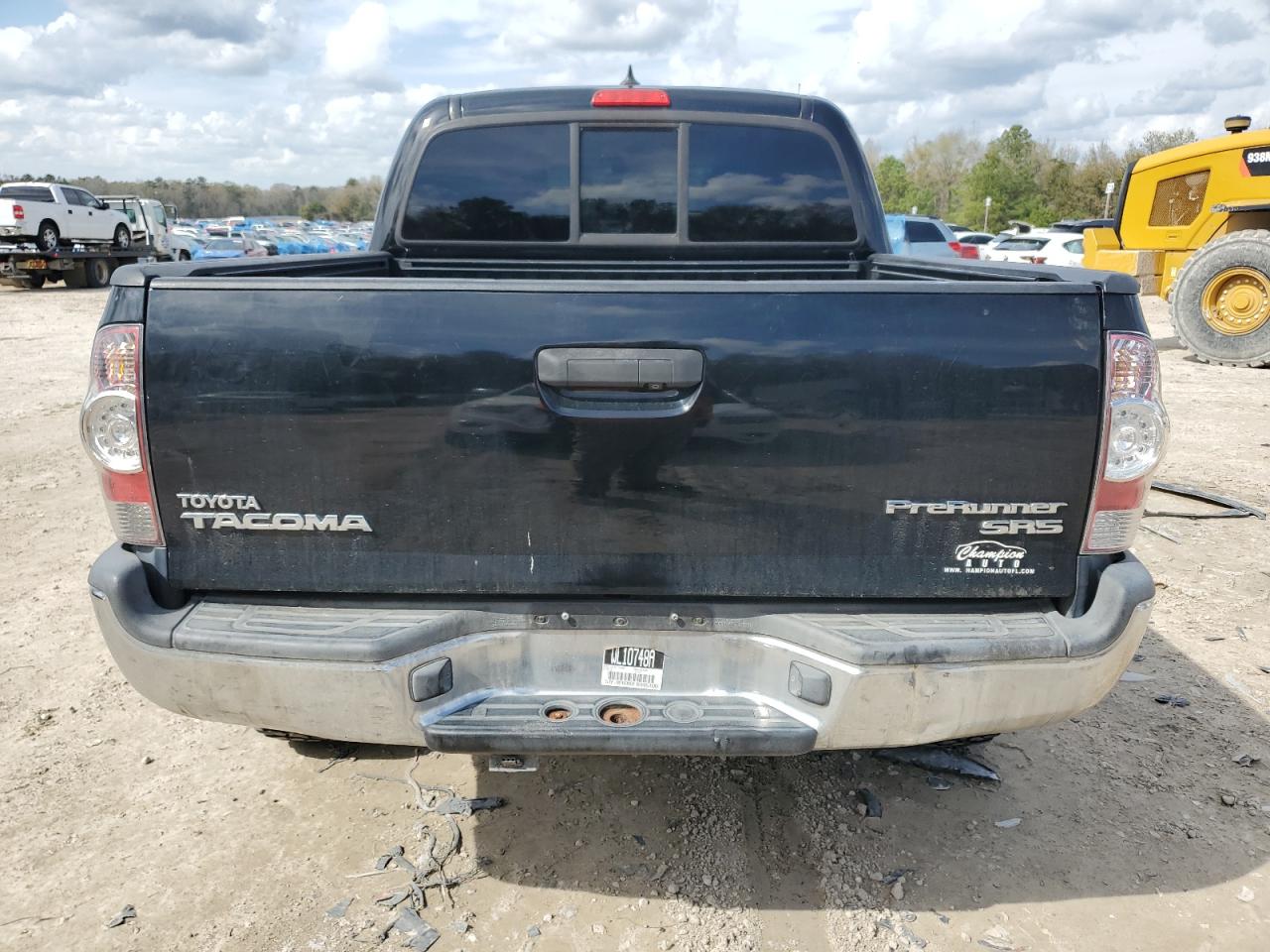 2015 Toyota Tacoma - Image 6