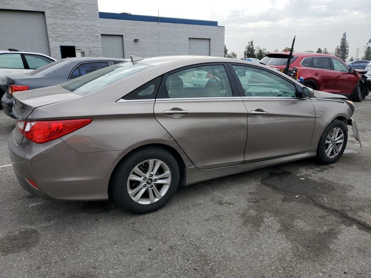 2014 Hyundai Sonata - Image 3
