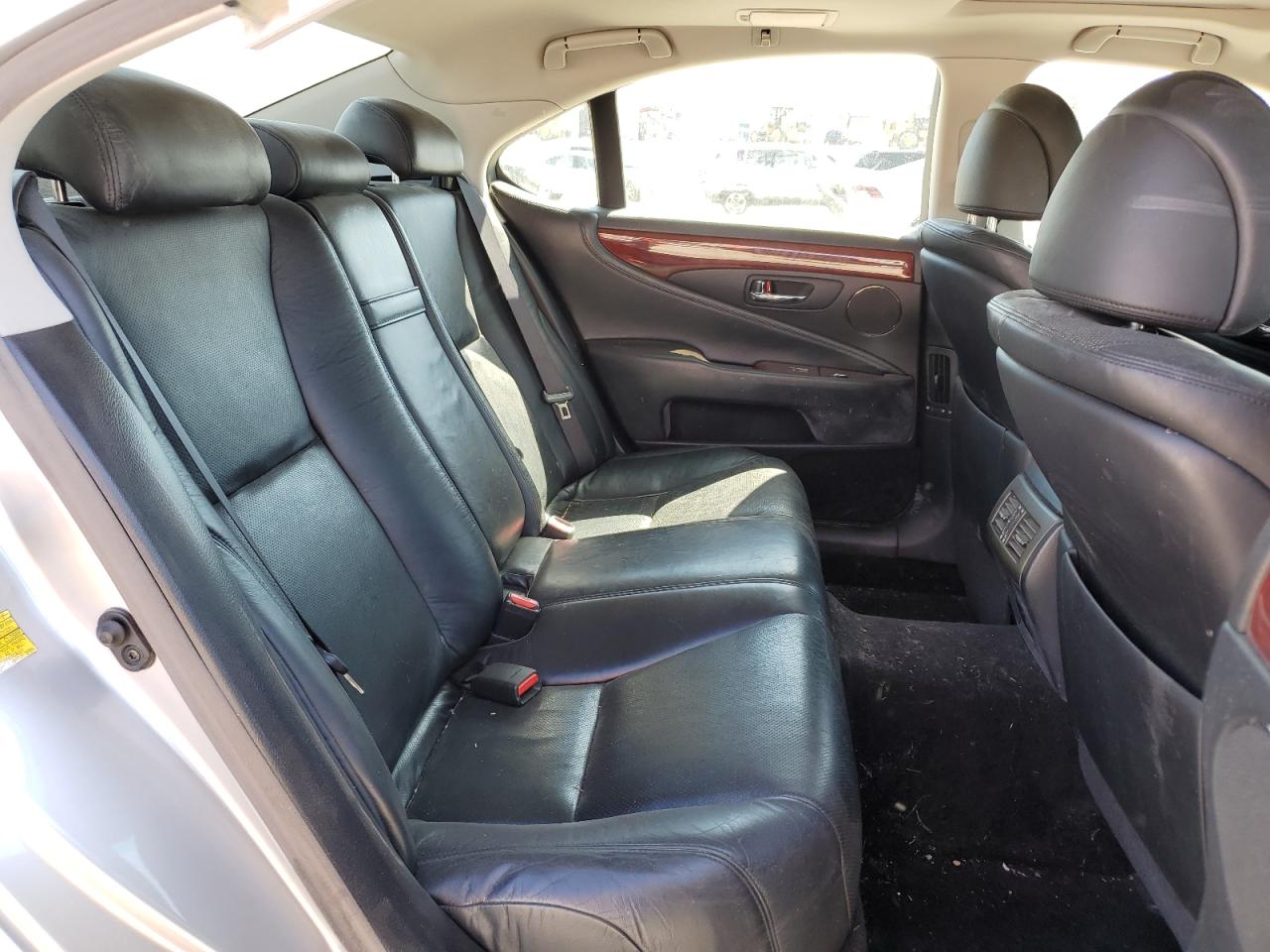2012 Lexus LS - Image 11
