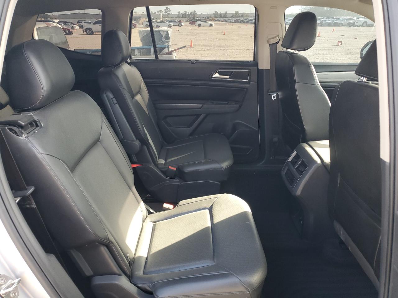 2018 Volkswagen Atlas - Image 11