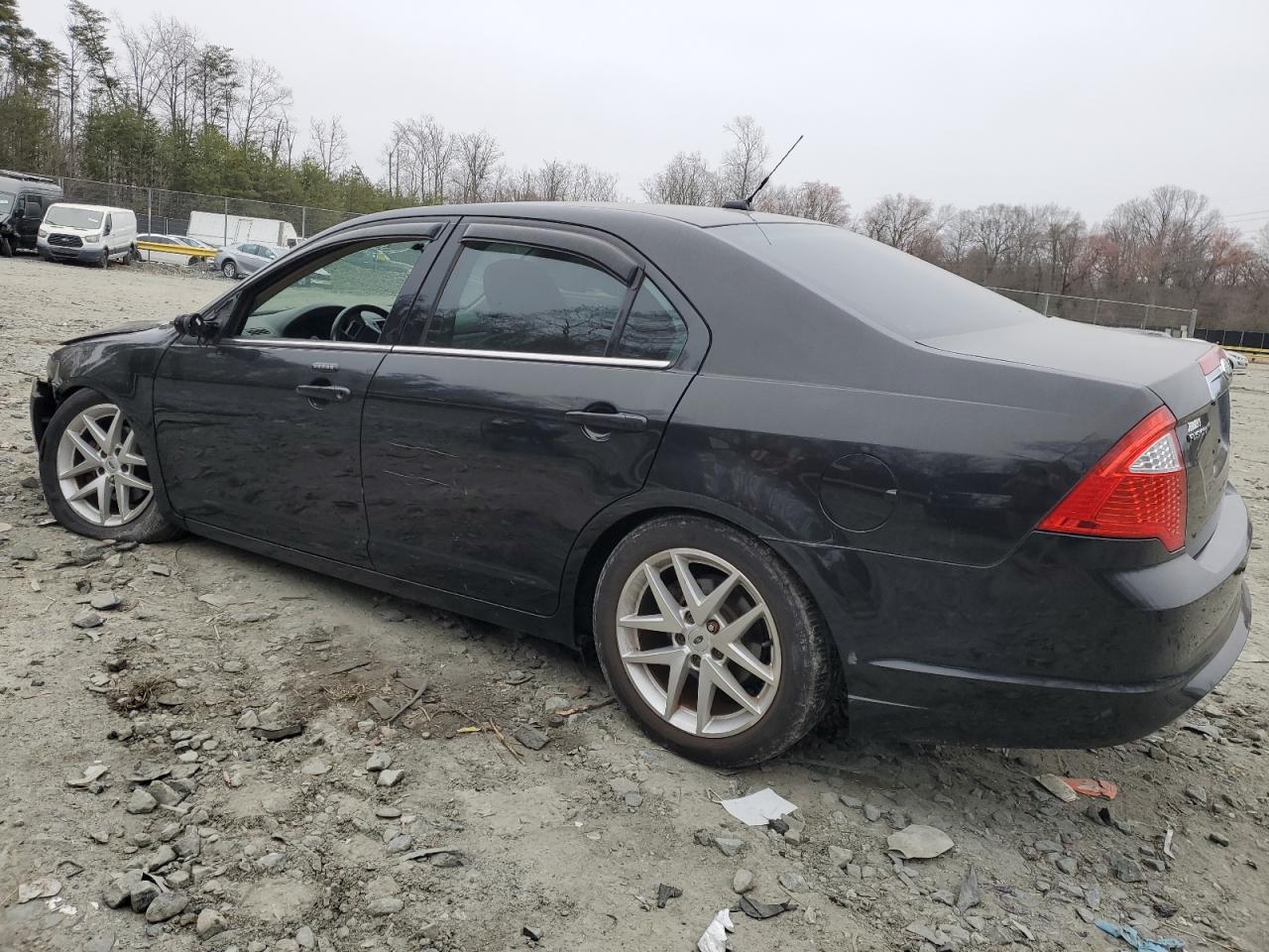 2011 Ford Fusion - Image 2