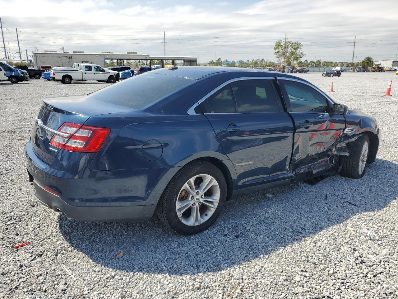 2016 Ford Taurus - Image 3