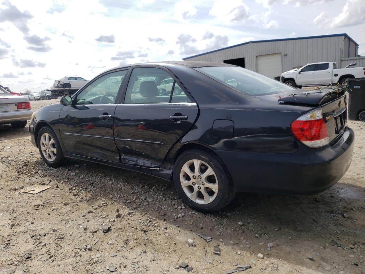 2005 Toyota Camry - Image 2