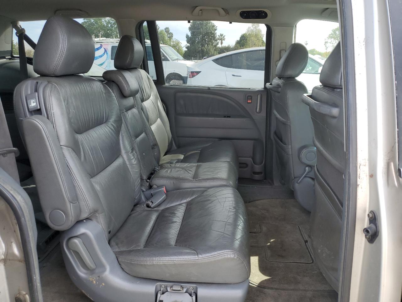 2005 Honda Odyssey - Image 11