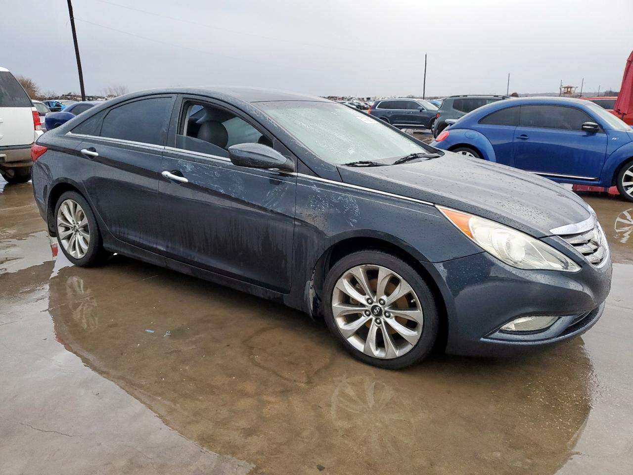 2011 Hyundai Sonata - Image 4