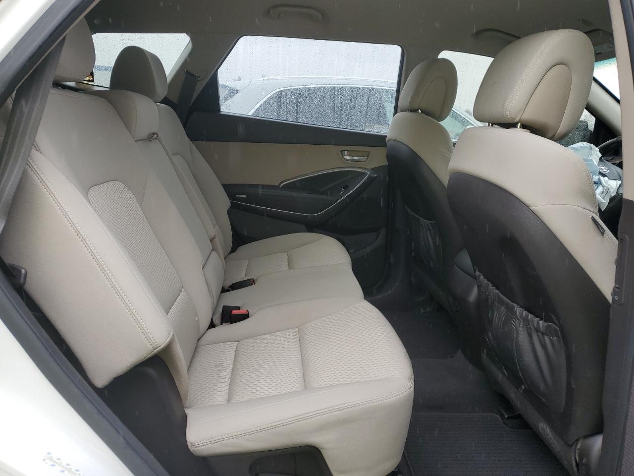 2014 Hyundai Santa Fe - Image 11