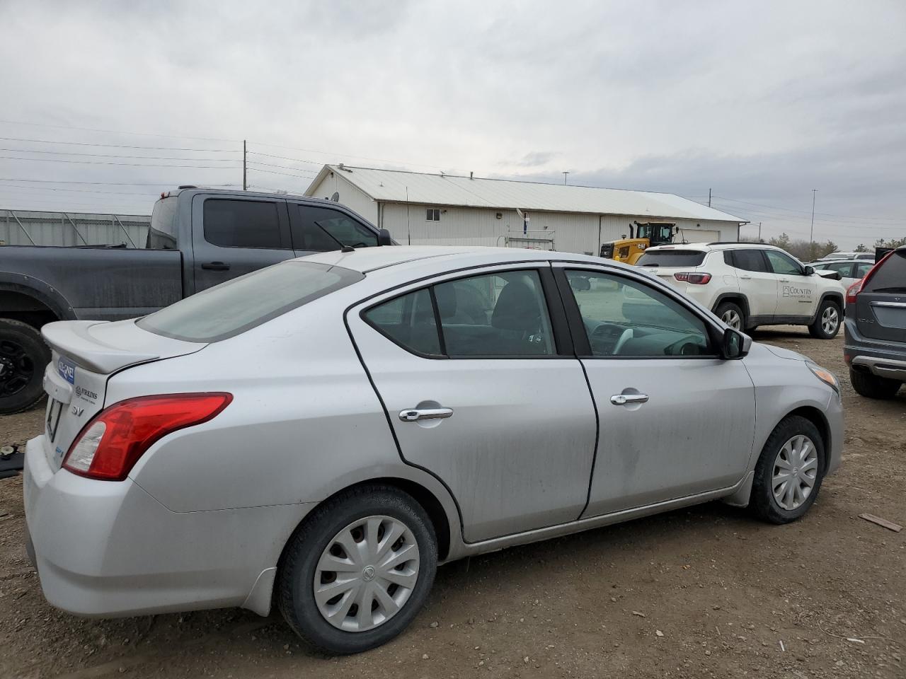 2015 Nissan Versa - Image 3