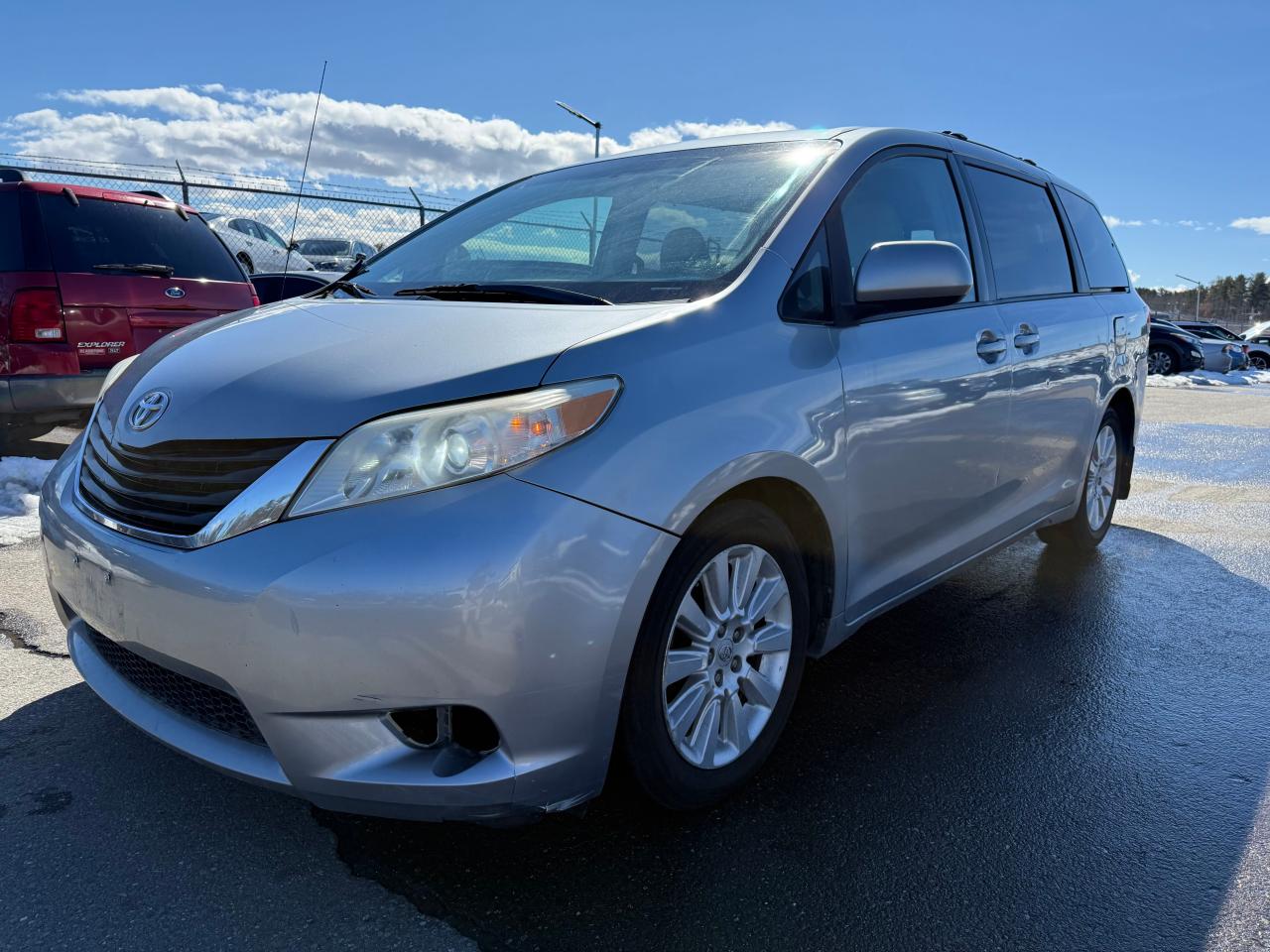 2011 Toyota Sienna - Image 2