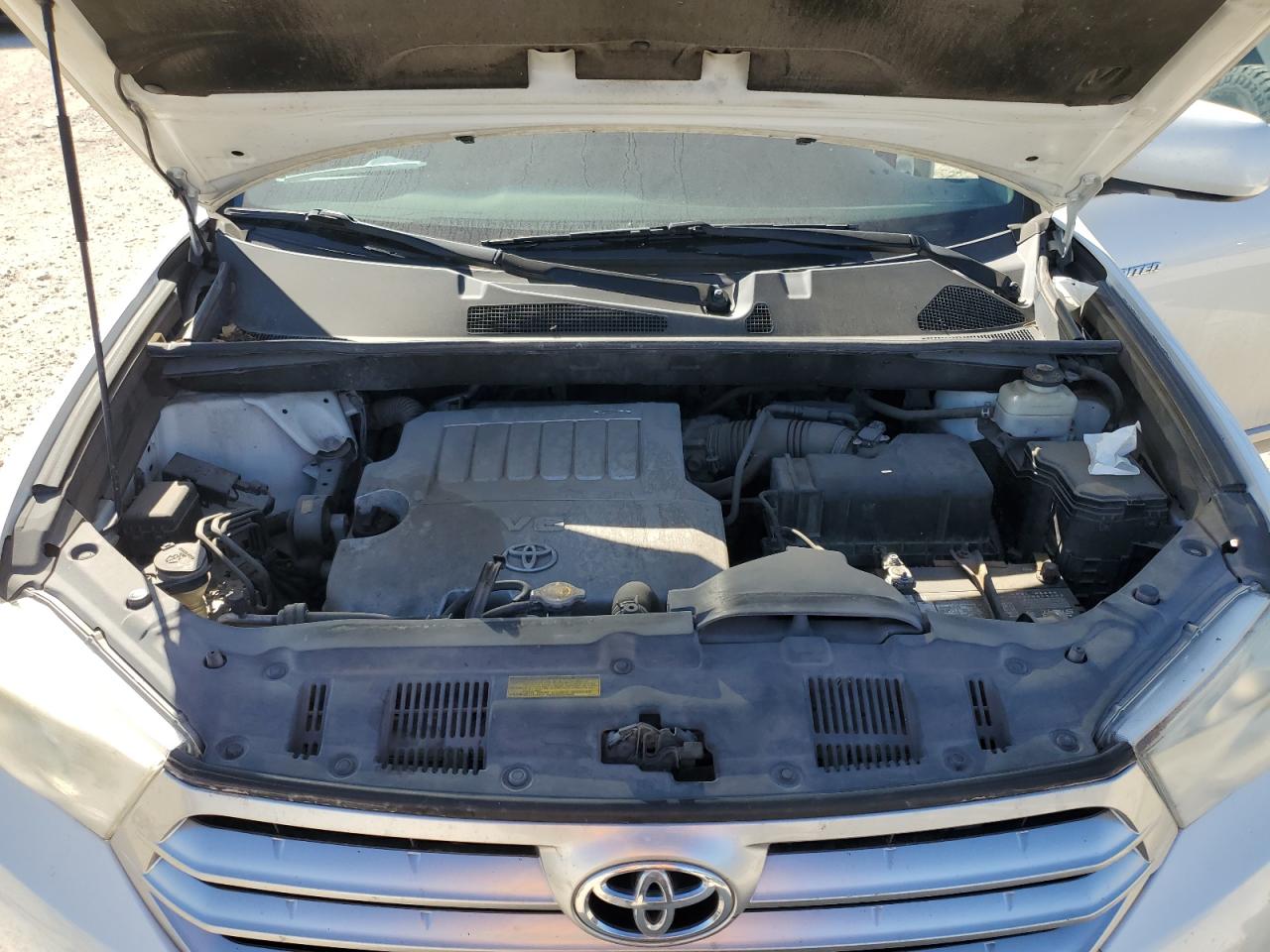 2012 Toyota Highlander - Image 12