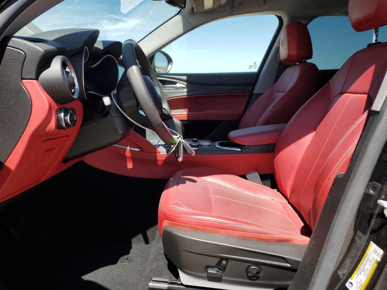 2020 Alfa Romeo Stelvio - Image 7