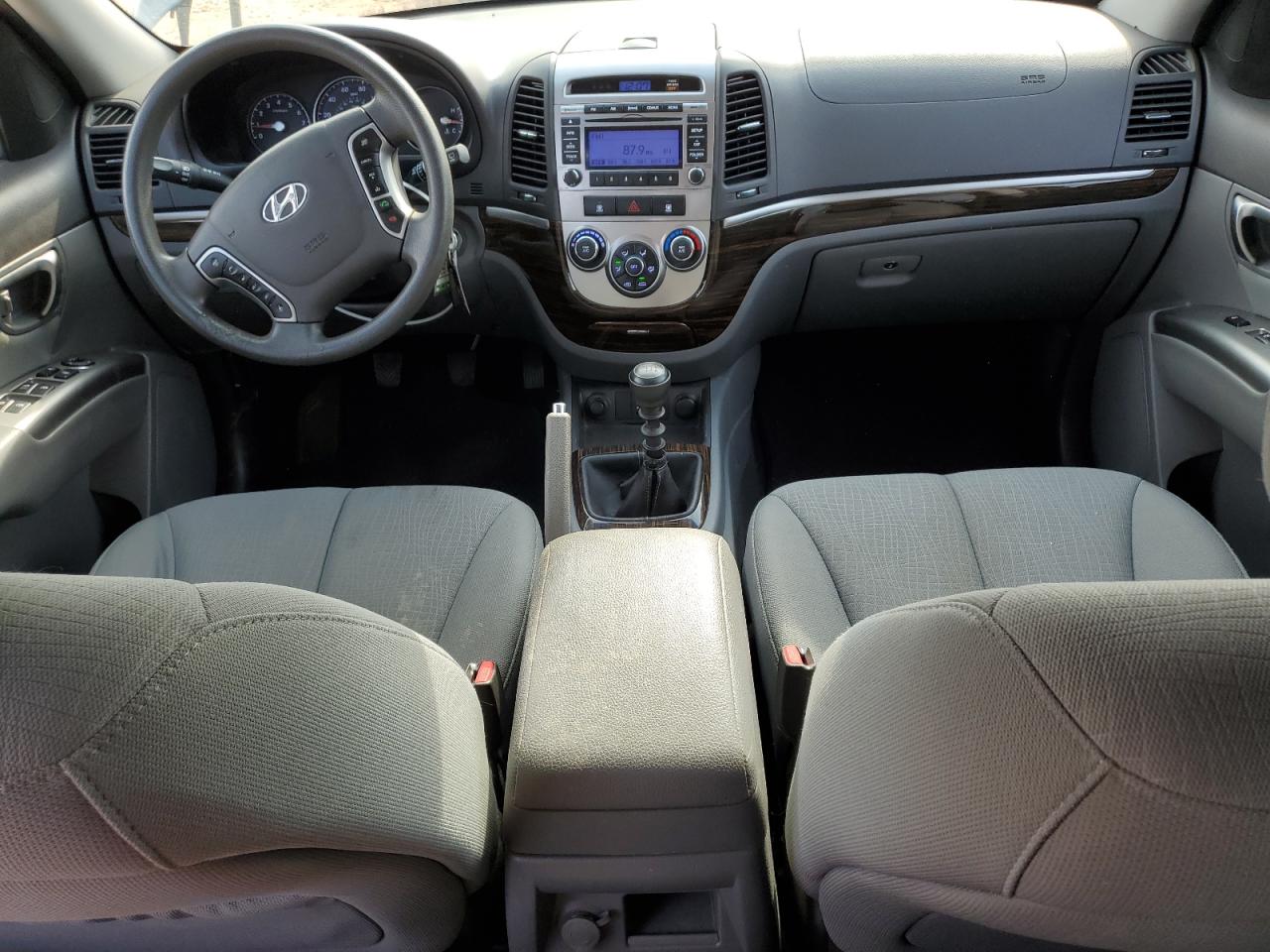 2010 Hyundai Santa Fe - Image 8