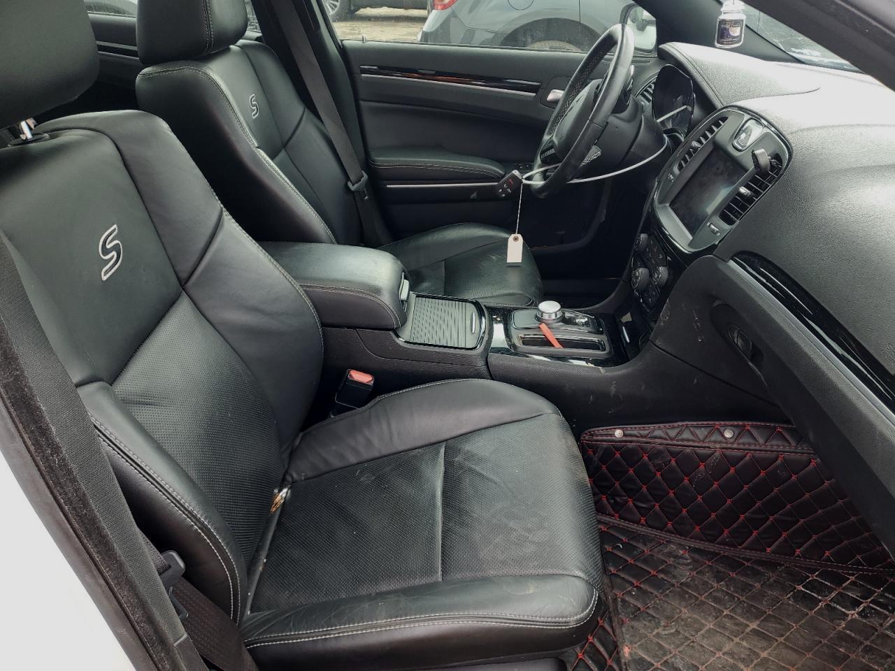 2019 Chrysler 300 - Image 7