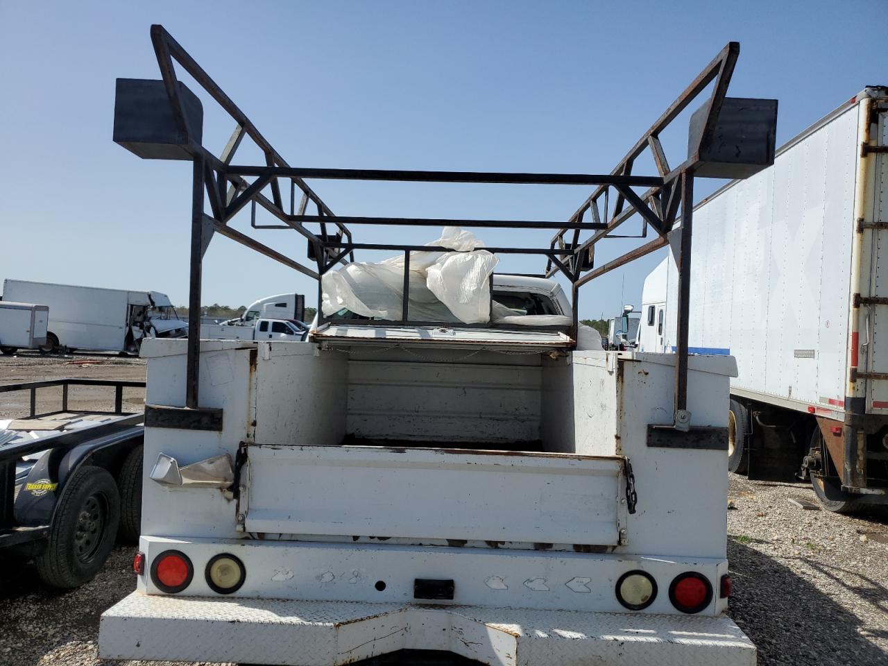 2005 Ford F250 - Image 6