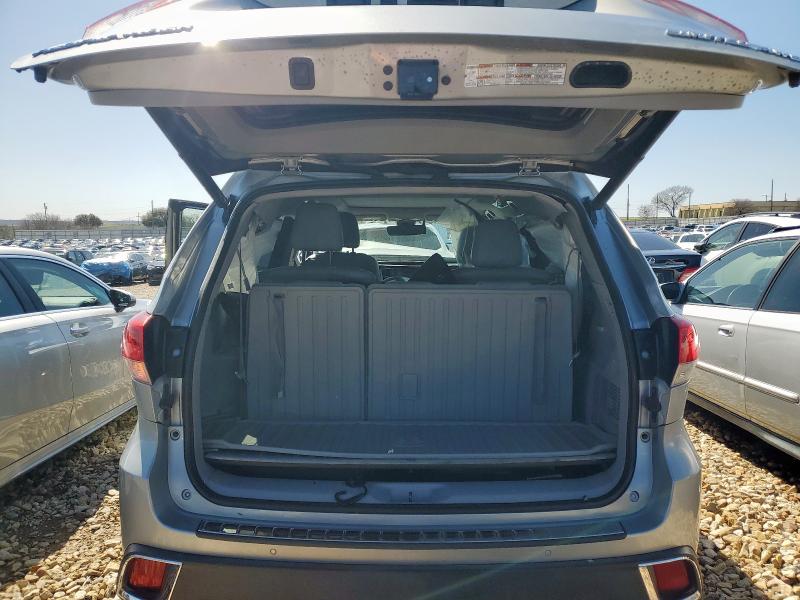  TOYOTA HIGHLANDER 2017 Silver