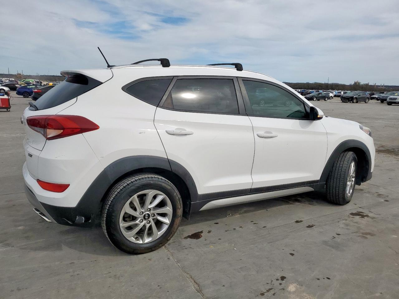 2017 Hyundai Tucson - Image 3