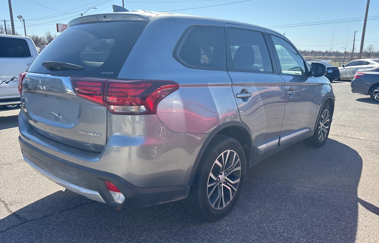 2018 Mitsubishi Outlander - Image 4