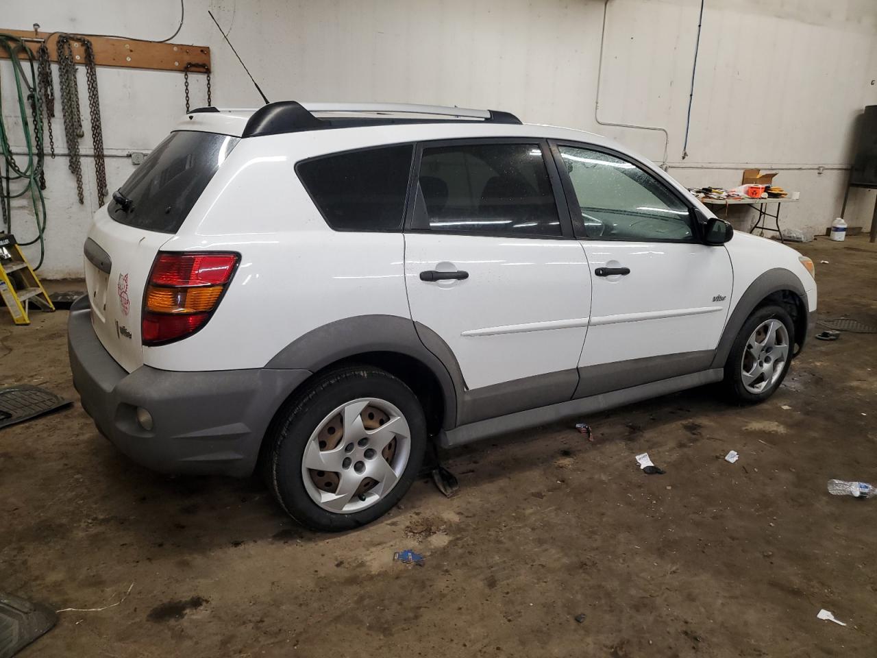 2006 Pontiac Vibe - Image 3