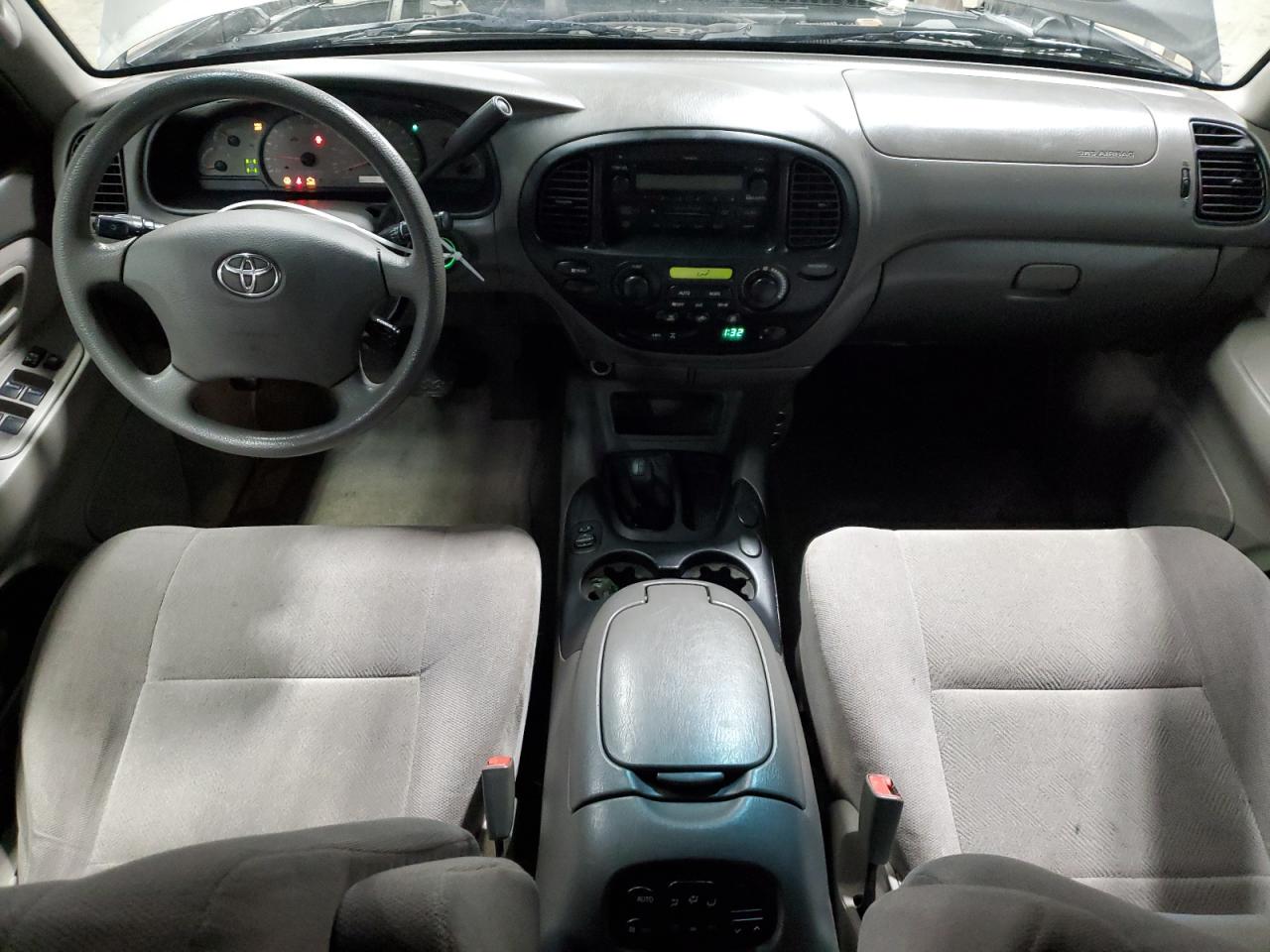 2004 Toyota Sequoia - Image 8