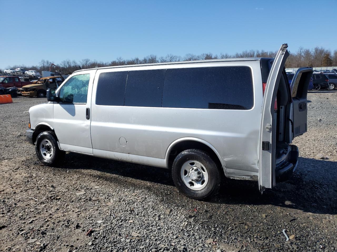 2014 Chevrolet Express - Image 2