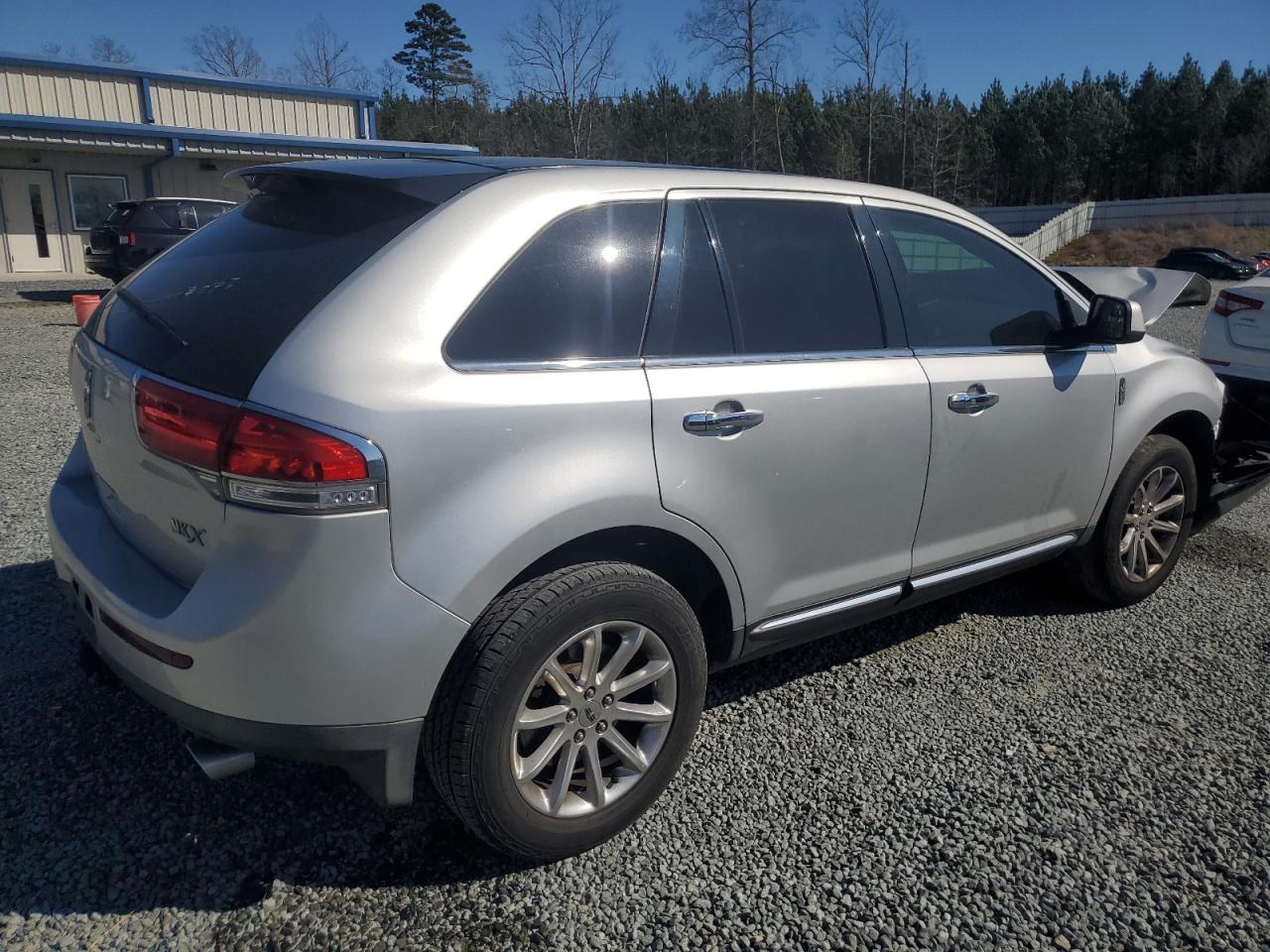 2011 Lincoln MKX - Image 3