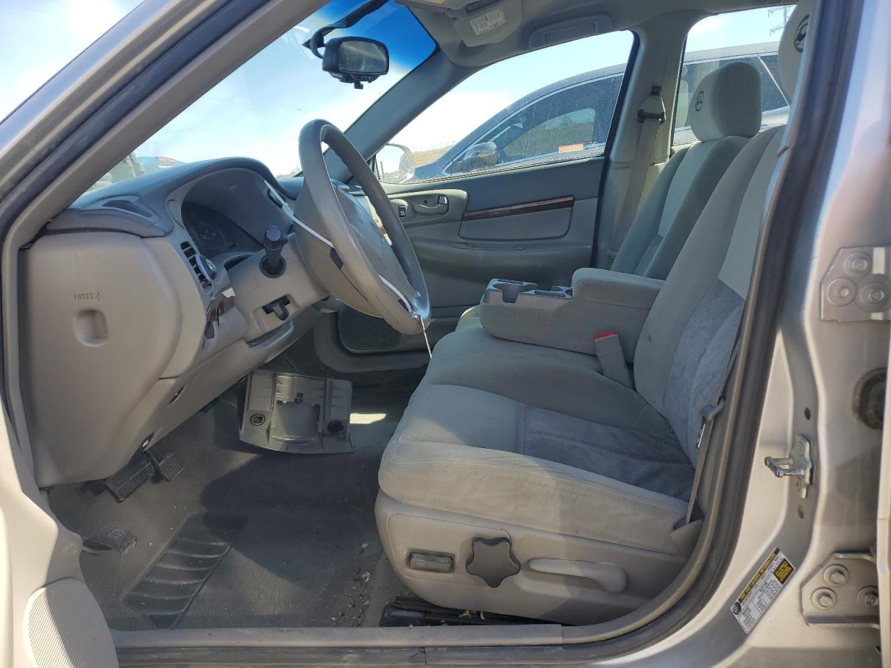 2005 Chevrolet Impala - Image 7