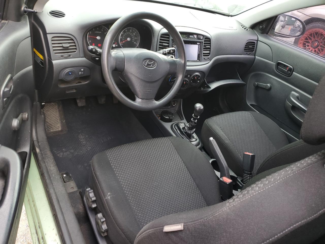 2008 Hyundai Accent - Image 8
