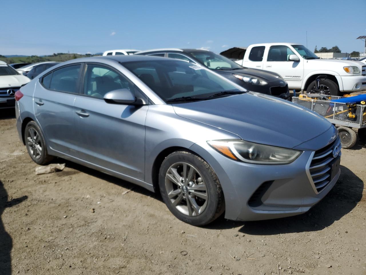 2017 Hyundai Elantra - Image 4