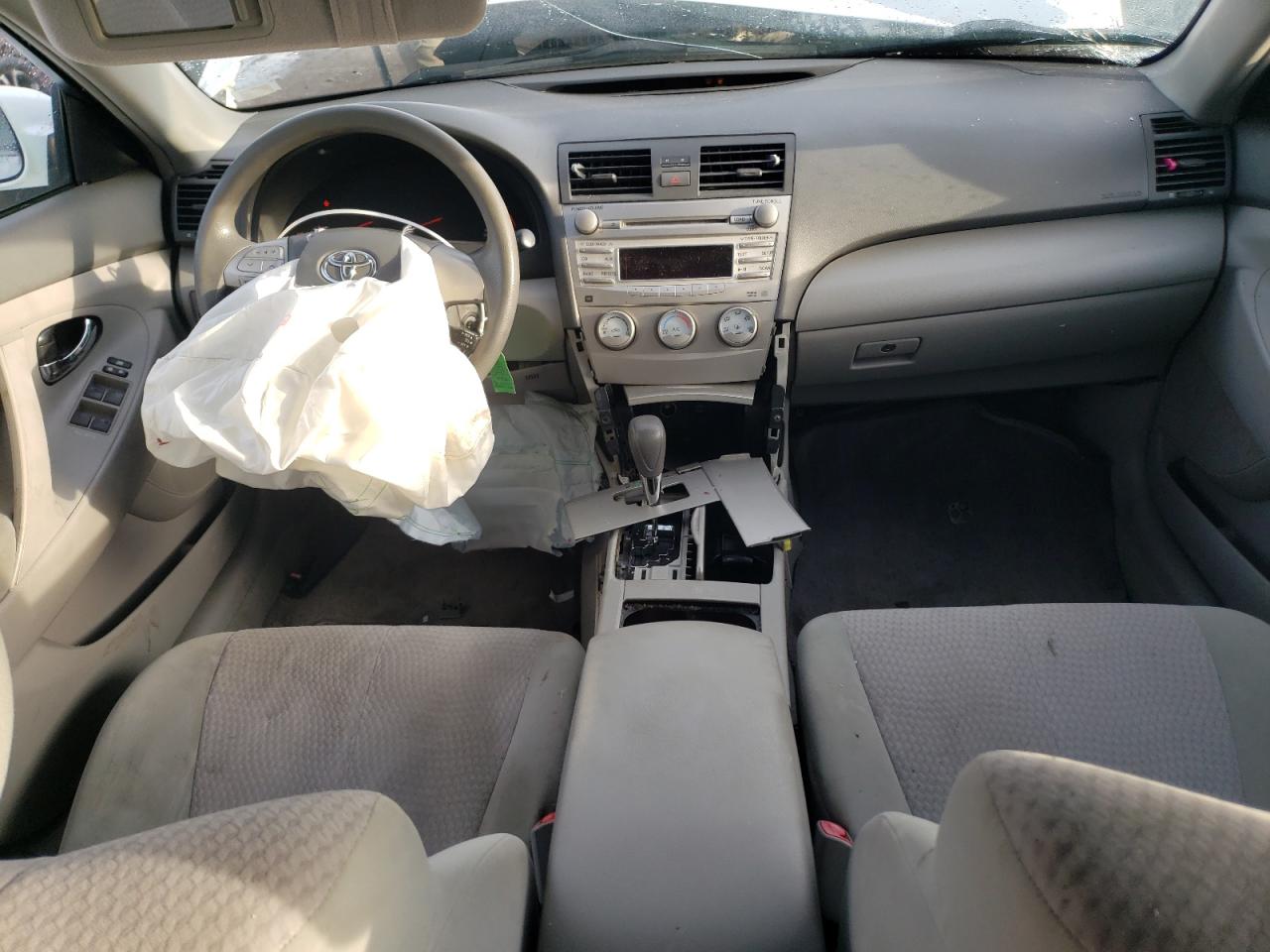 2011 Toyota Camry - Image 8