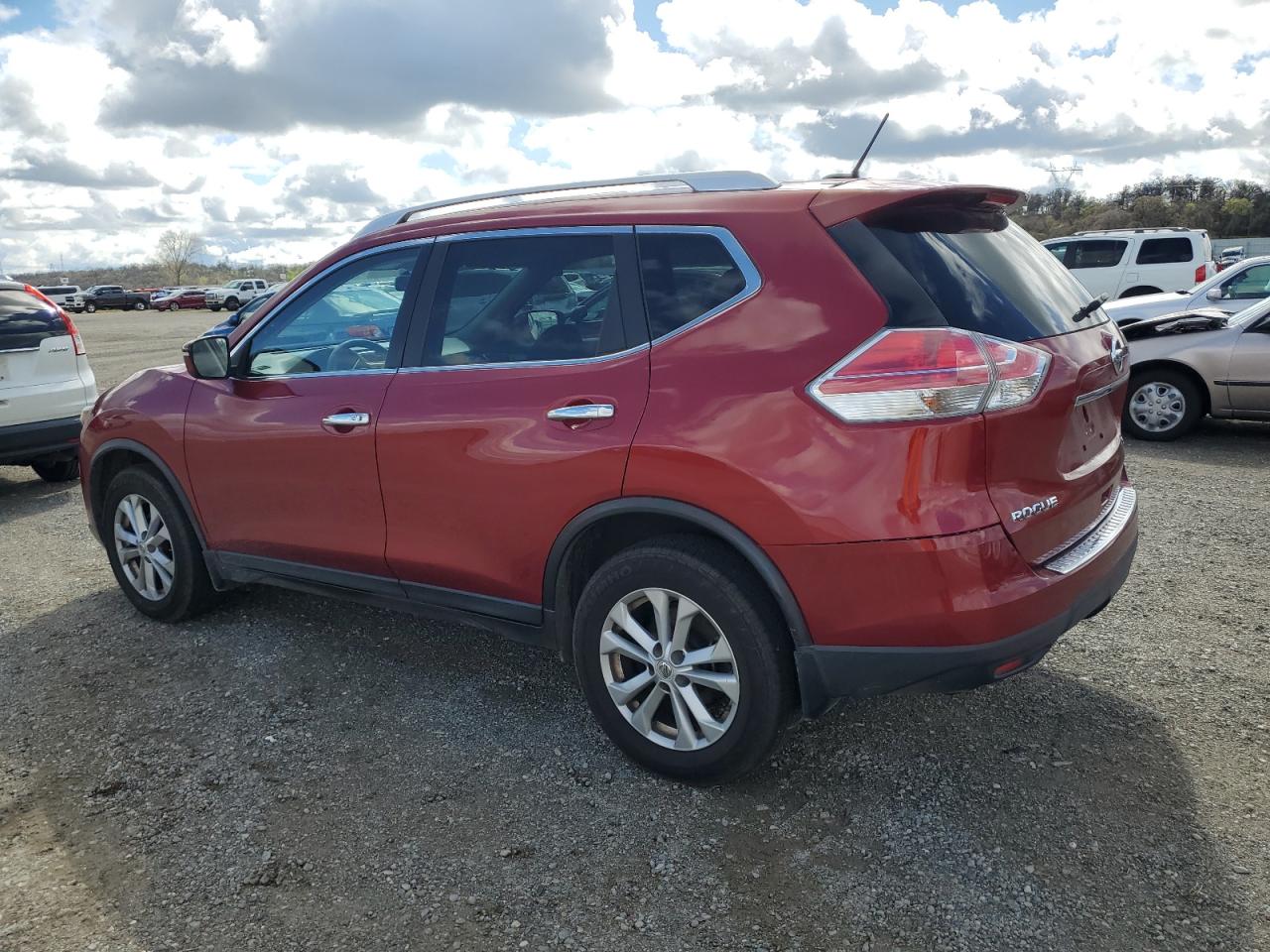 2015 Nissan Rogue - Image 2